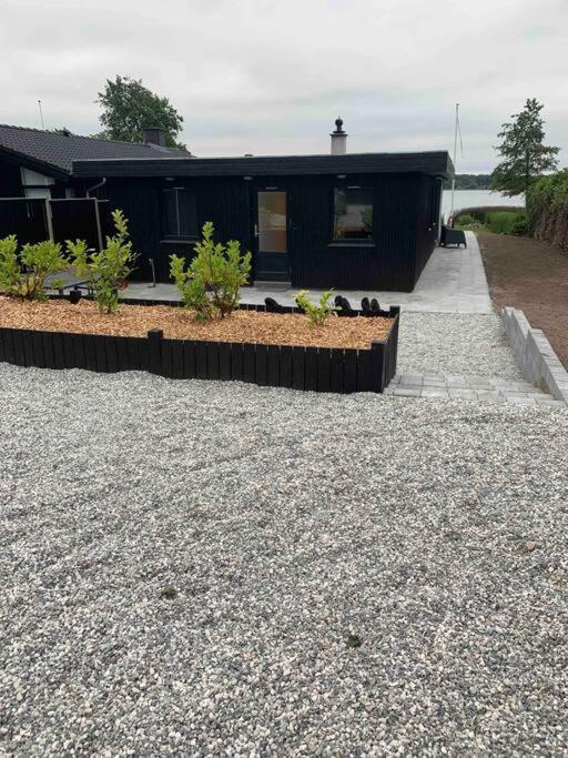Huset Ved Soen Taet Pa Herning Og Mch Og Boxen 90 M2 Sunds Luaran gambar