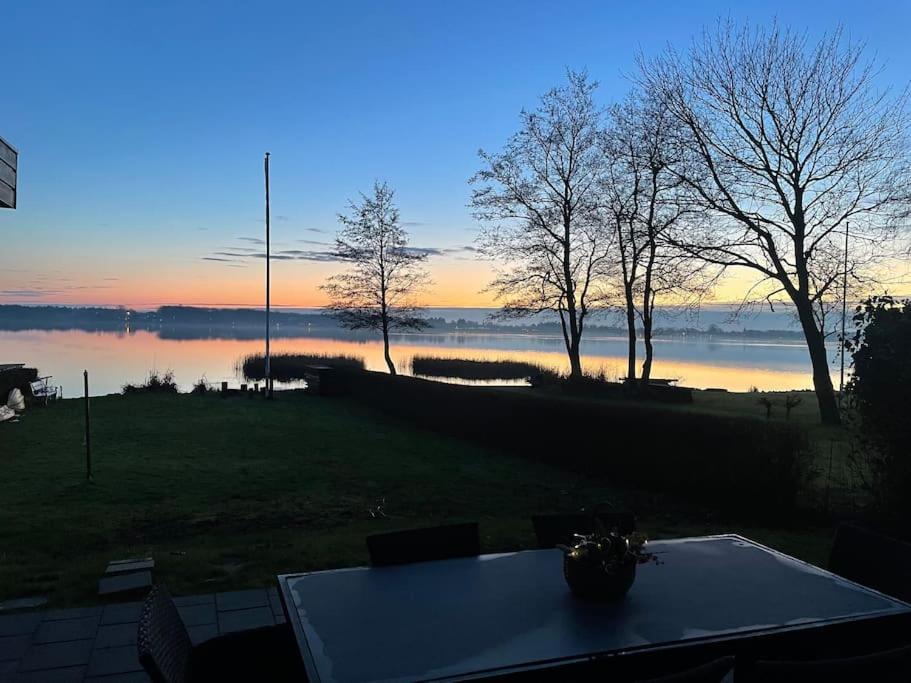Huset Ved Soen Taet Pa Herning Og Mch Og Boxen 90 M2 Sunds Luaran gambar