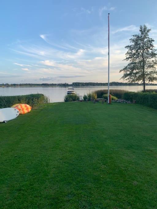 Huset Ved Soen Taet Pa Herning Og Mch Og Boxen 90 M2 Sunds Luaran gambar