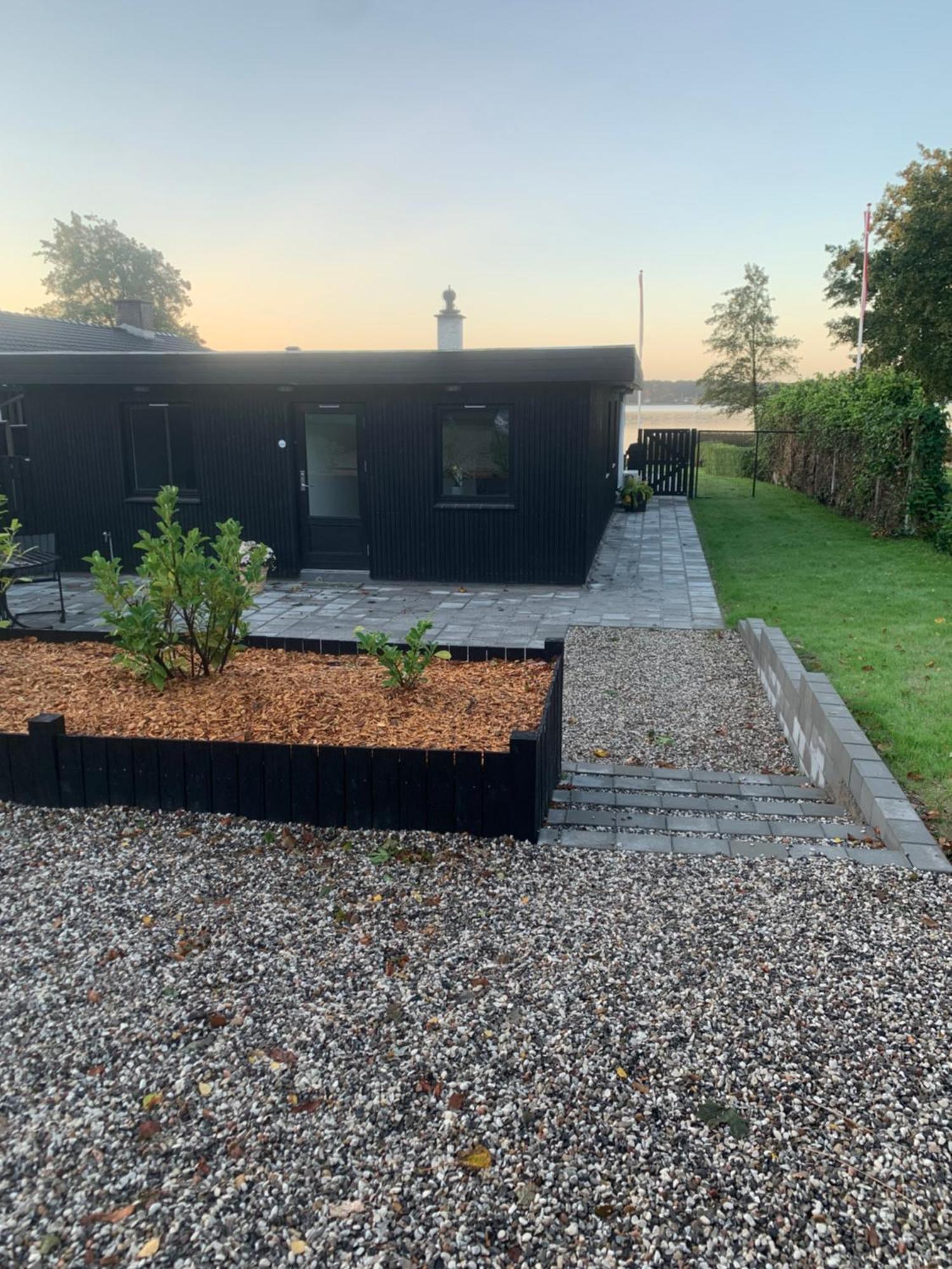 Huset Ved Soen Taet Pa Herning Og Mch Og Boxen 90 M2 Sunds Luaran gambar