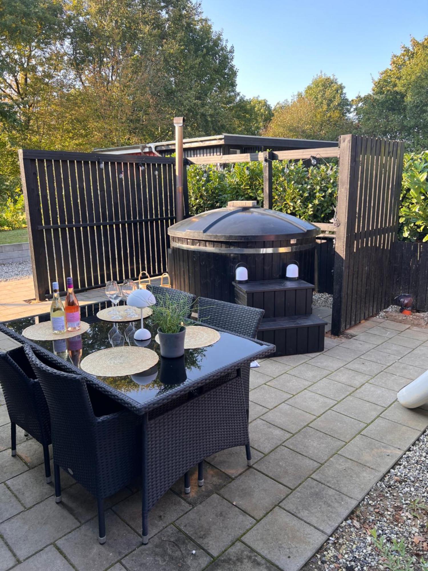Huset Ved Soen Taet Pa Herning Og Mch Og Boxen 90 M2 Sunds Luaran gambar